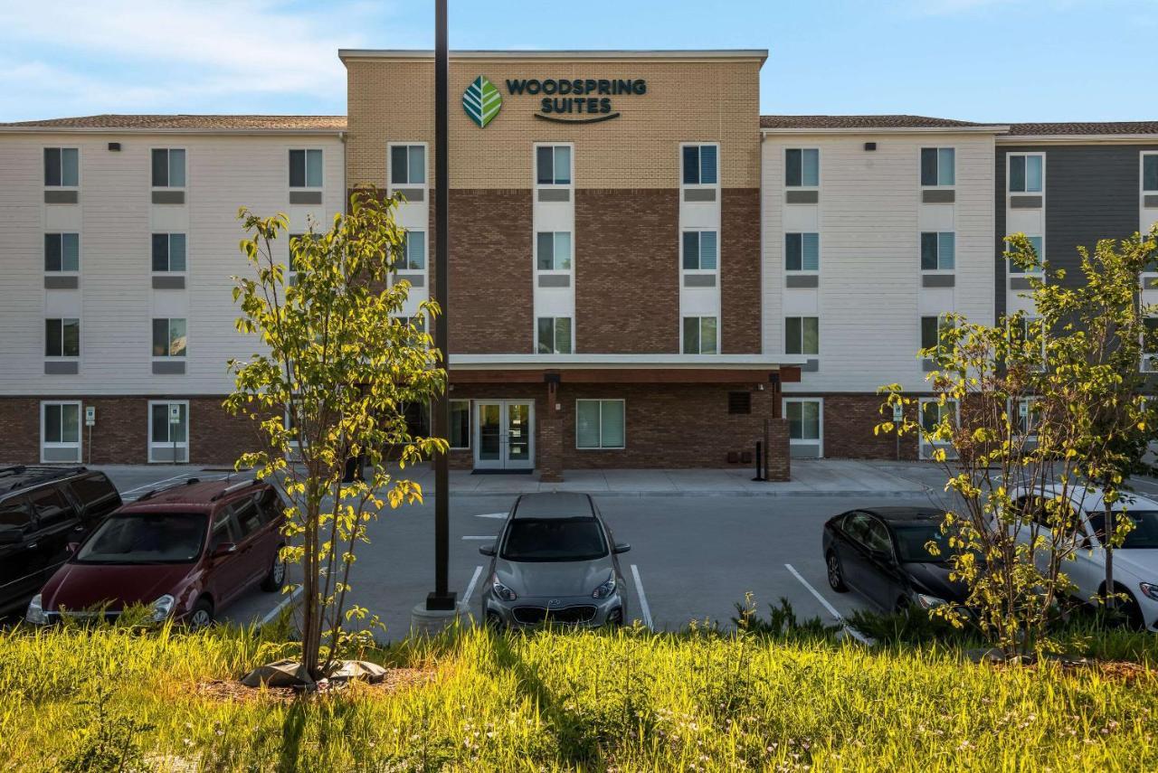 Woodspring Suites Milwaukee - Menomonee Falls Εξωτερικό φωτογραφία