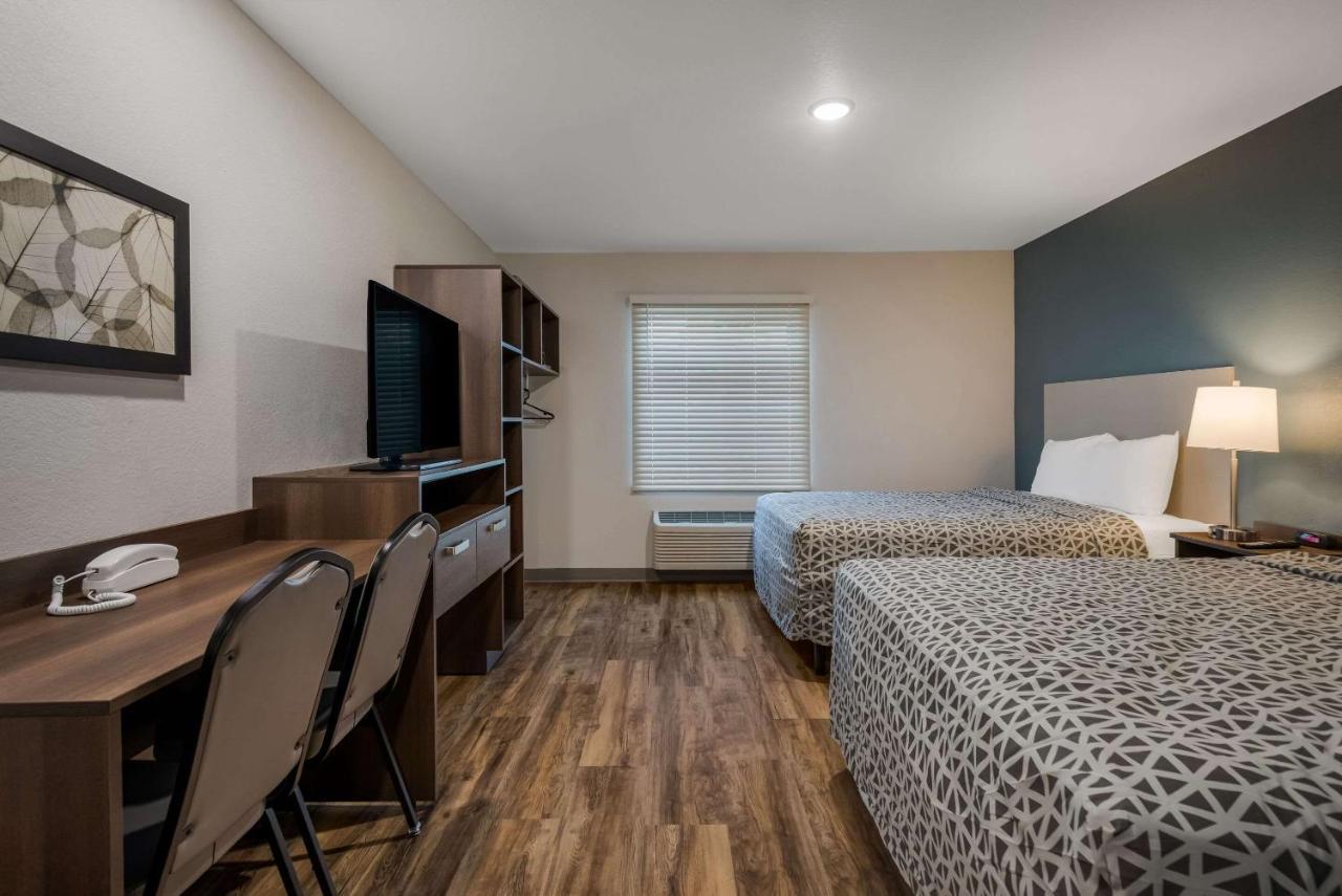 Woodspring Suites Milwaukee - Menomonee Falls Εξωτερικό φωτογραφία