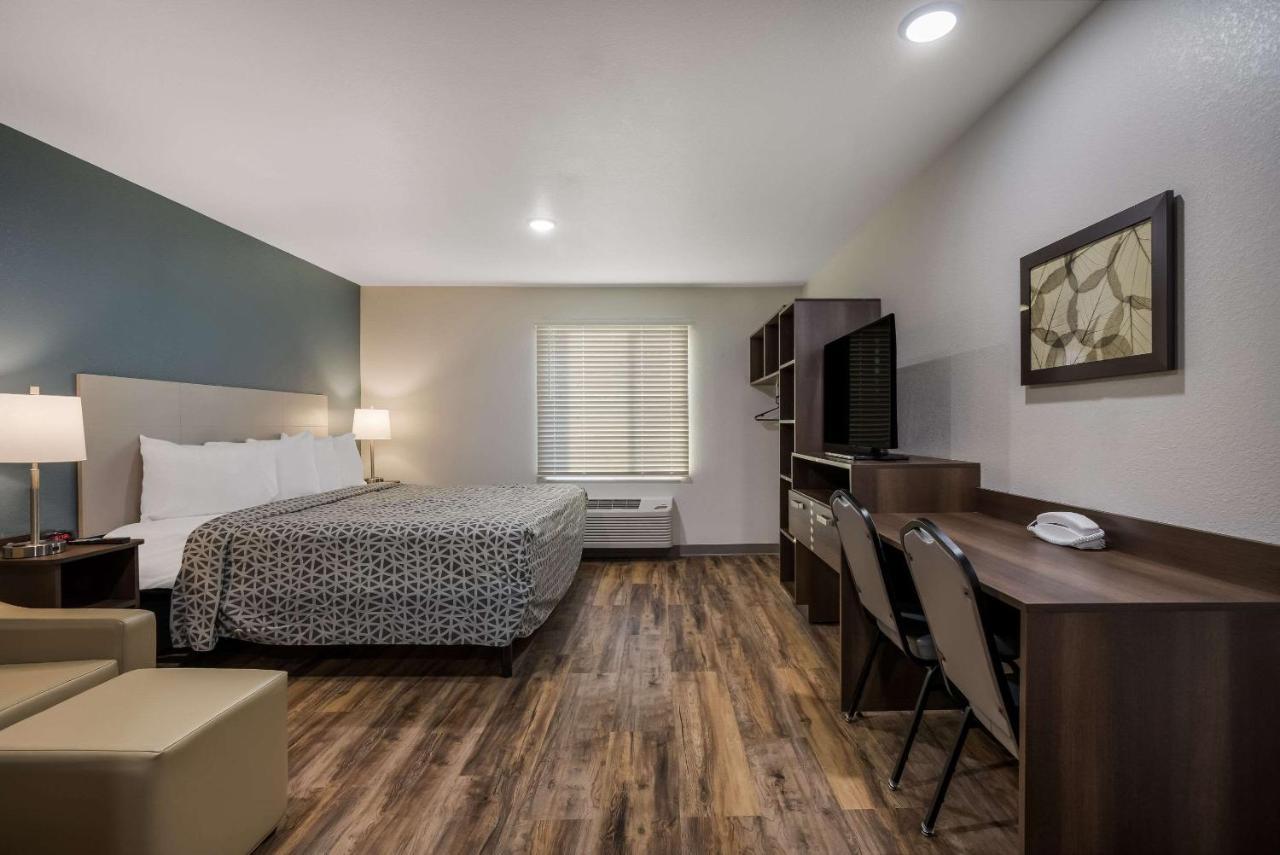 Woodspring Suites Milwaukee - Menomonee Falls Εξωτερικό φωτογραφία