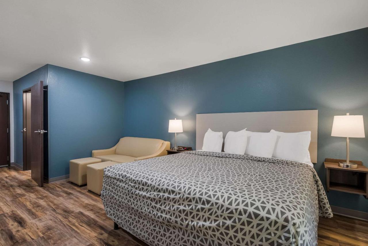 Woodspring Suites Milwaukee - Menomonee Falls Εξωτερικό φωτογραφία