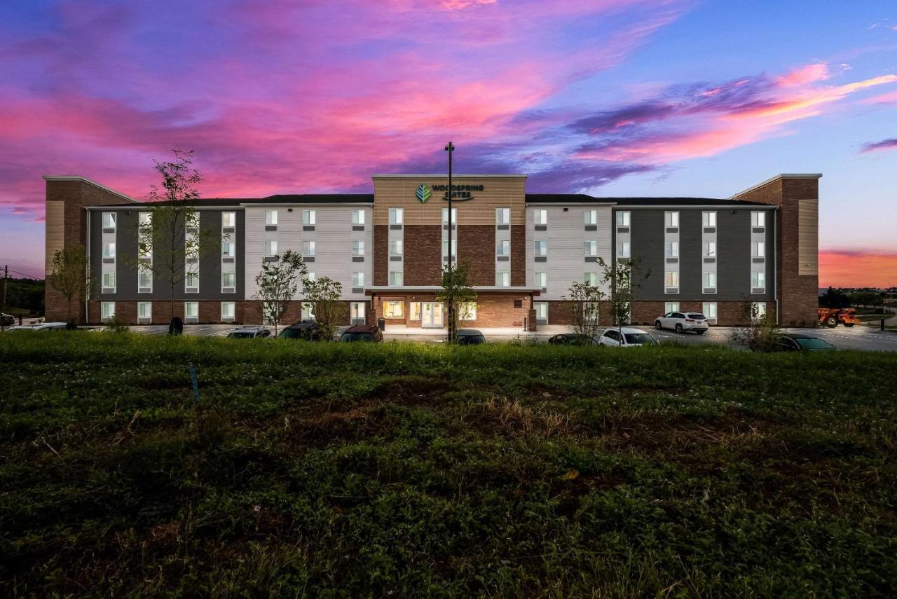 Woodspring Suites Milwaukee - Menomonee Falls Εξωτερικό φωτογραφία