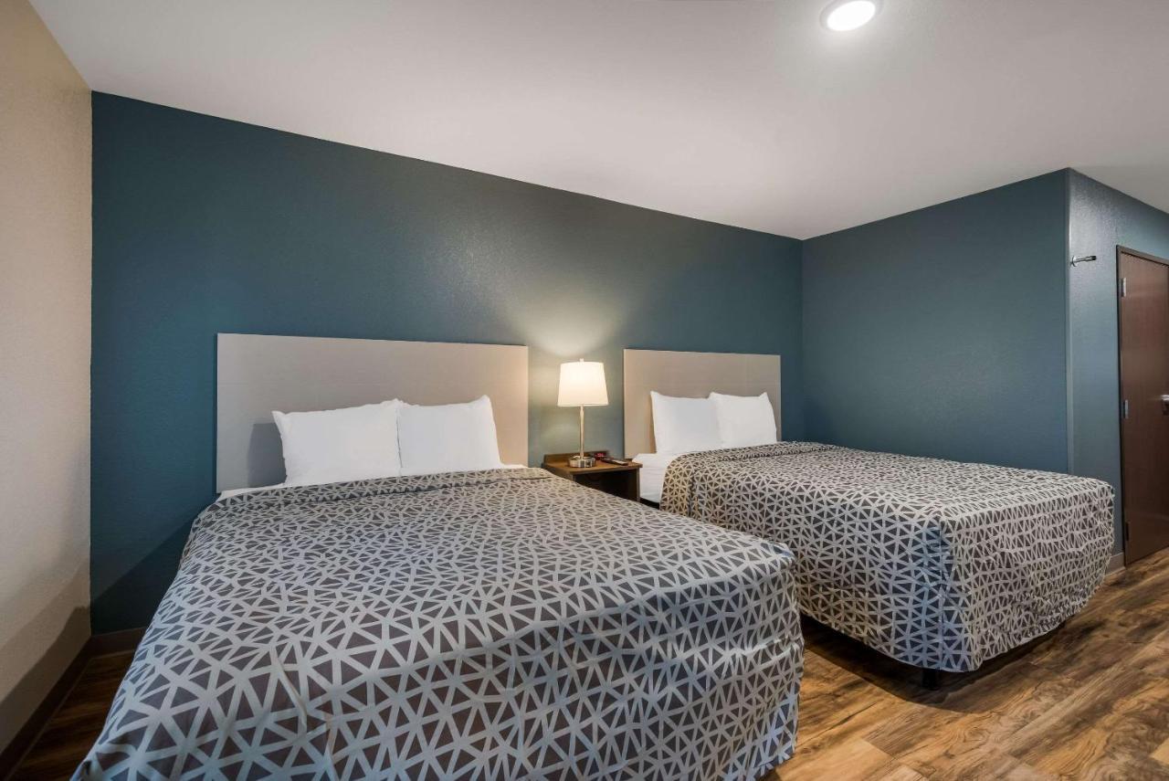 Woodspring Suites Milwaukee - Menomonee Falls Εξωτερικό φωτογραφία