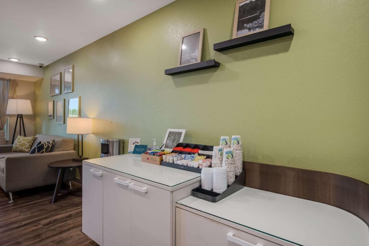 Woodspring Suites Milwaukee - Menomonee Falls Εξωτερικό φωτογραφία