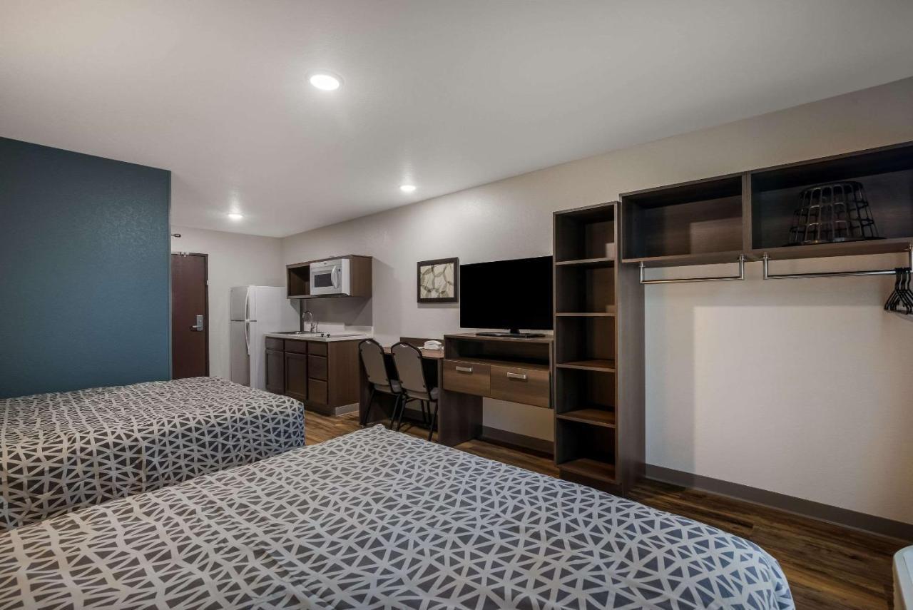 Woodspring Suites Milwaukee - Menomonee Falls Εξωτερικό φωτογραφία
