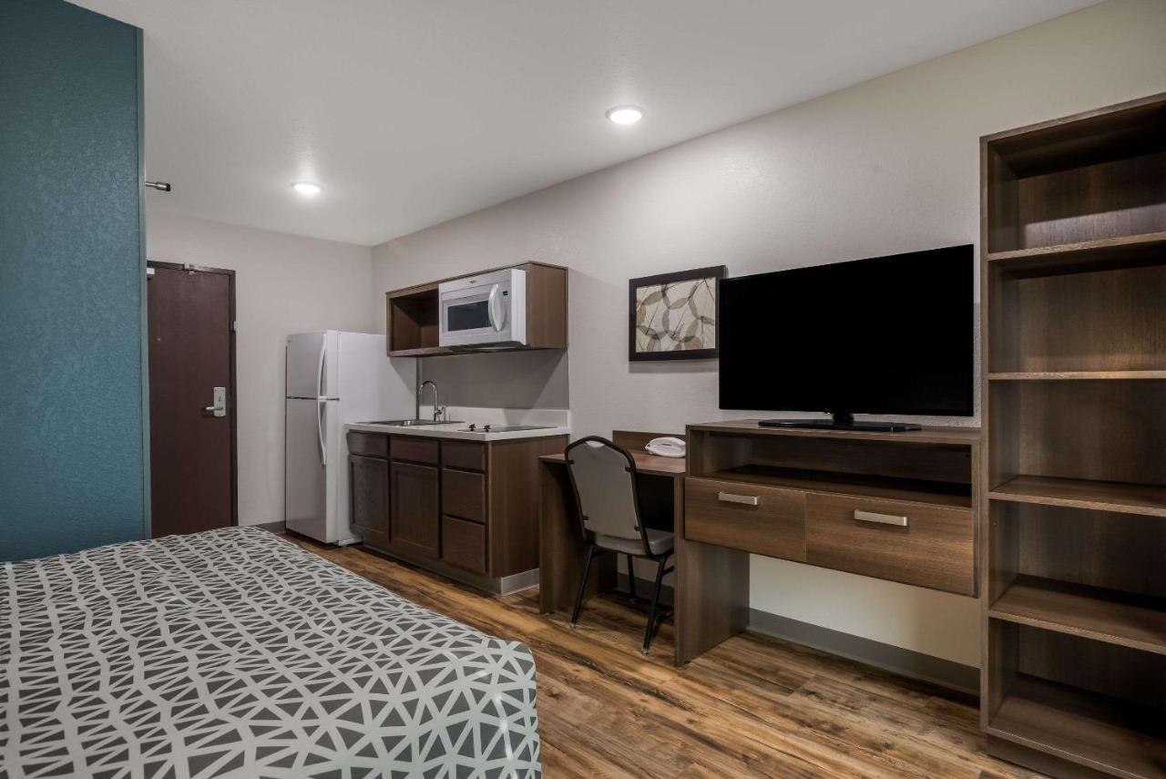 Woodspring Suites Milwaukee - Menomonee Falls Εξωτερικό φωτογραφία