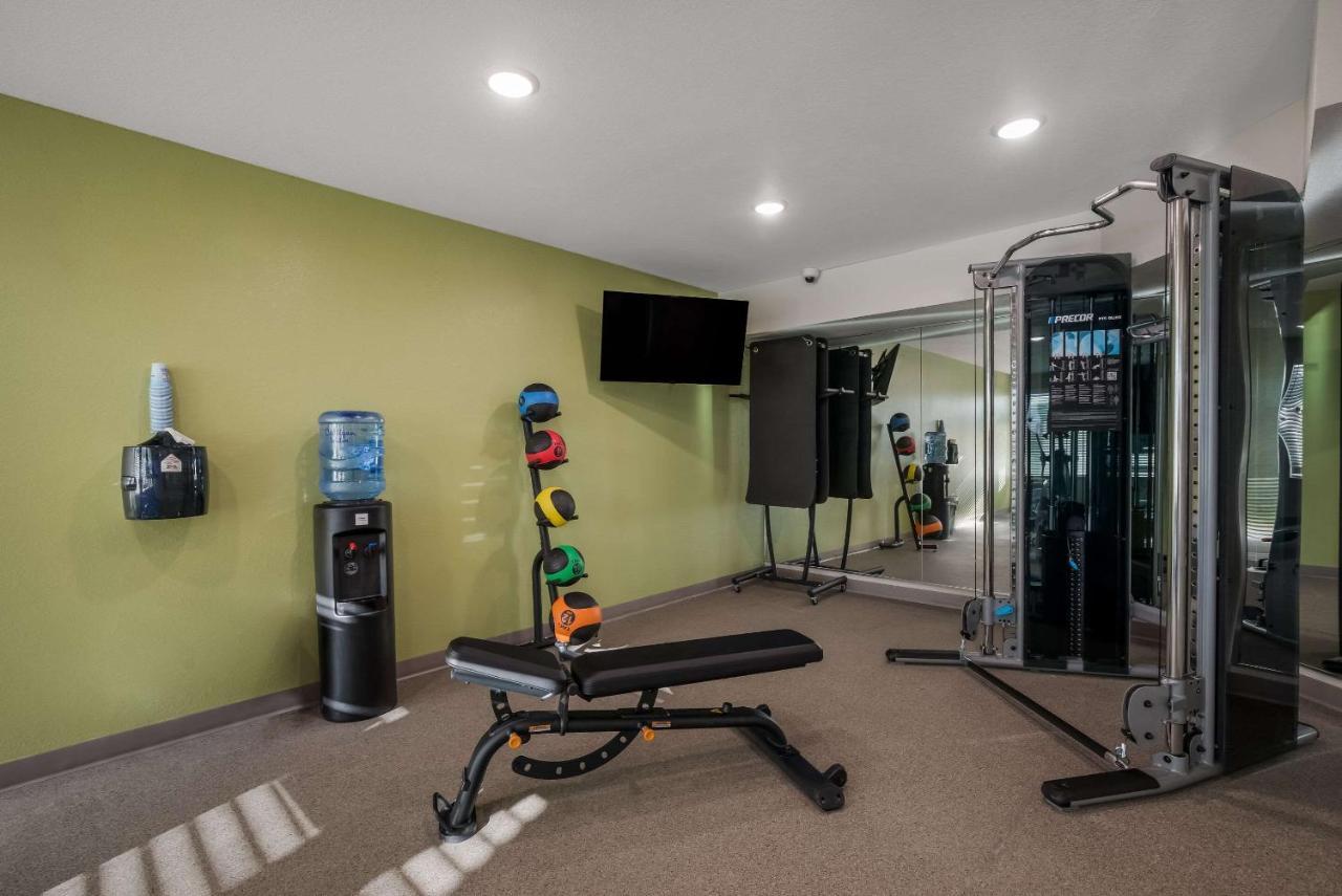 Woodspring Suites Milwaukee - Menomonee Falls Εξωτερικό φωτογραφία