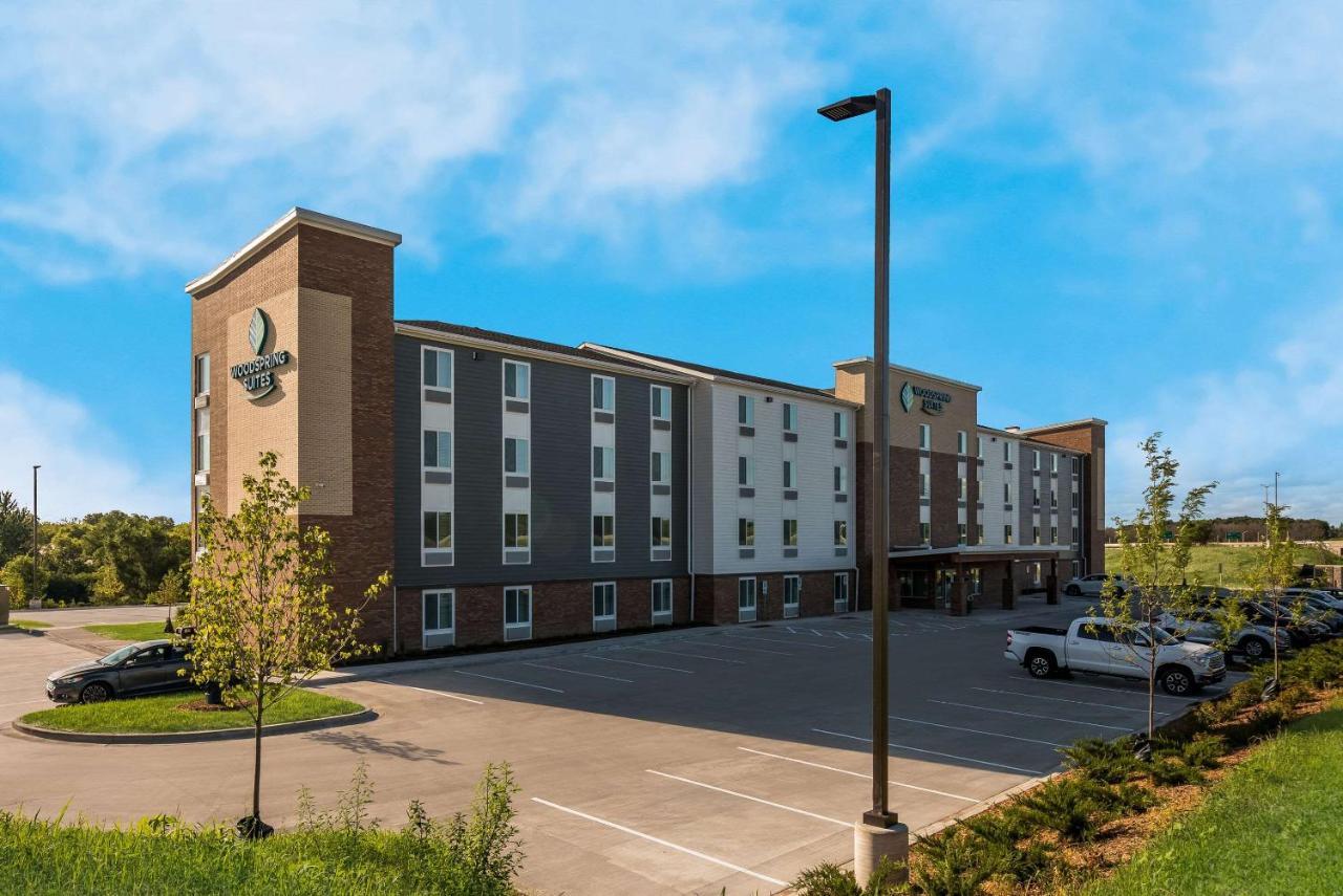 Woodspring Suites Milwaukee - Menomonee Falls Εξωτερικό φωτογραφία