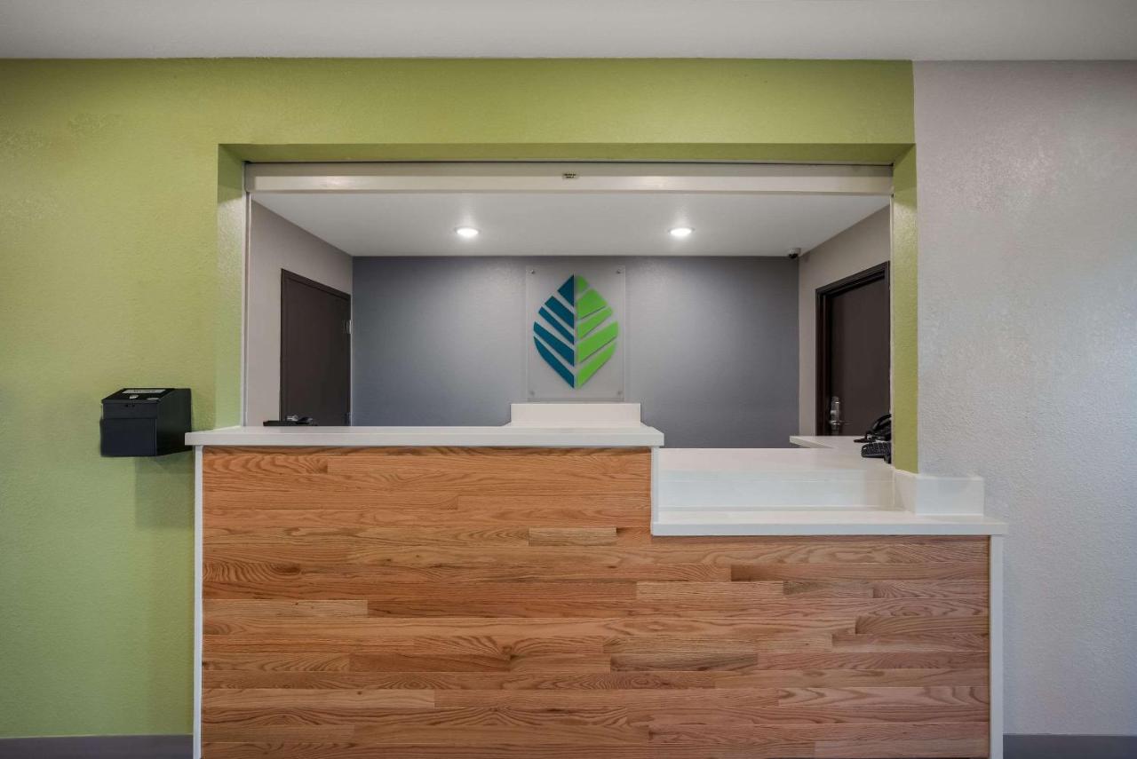 Woodspring Suites Milwaukee - Menomonee Falls Εξωτερικό φωτογραφία
