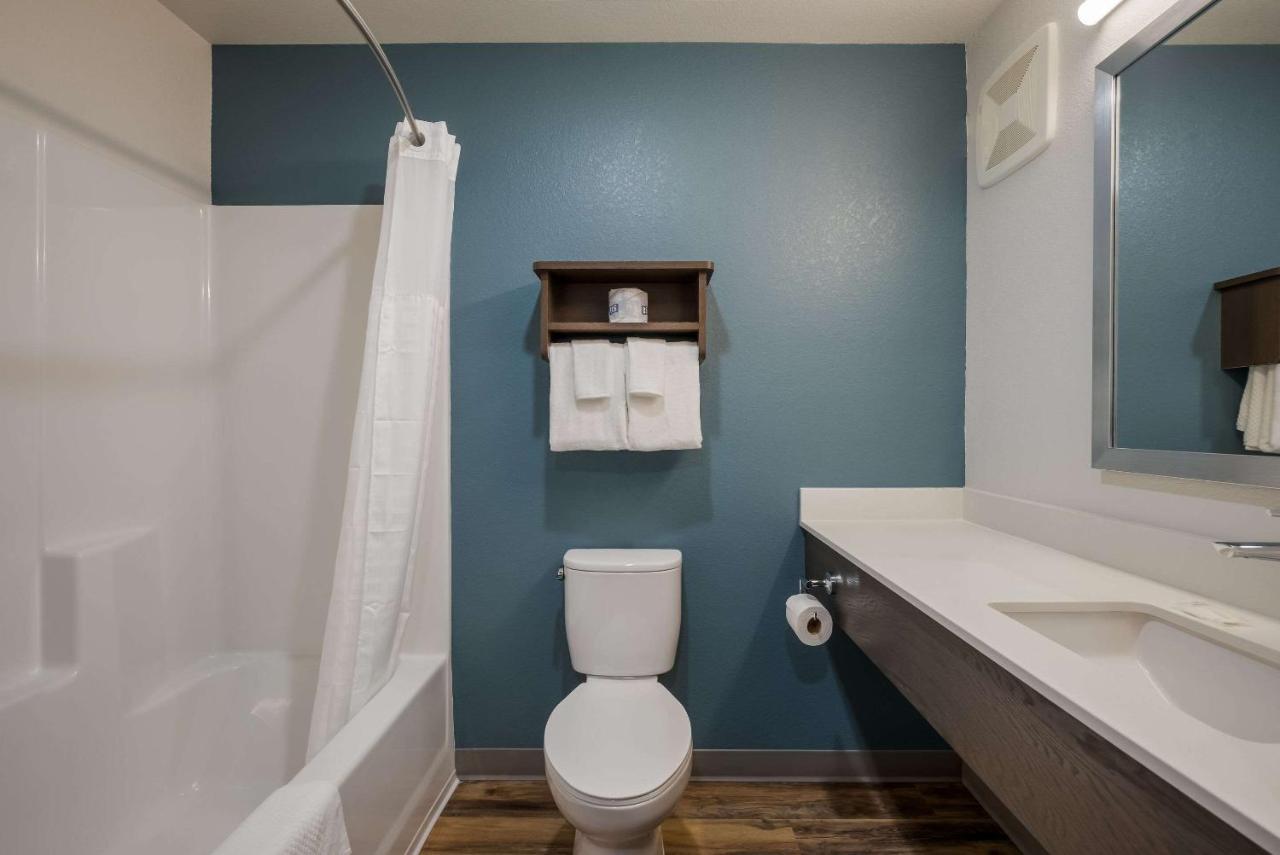 Woodspring Suites Milwaukee - Menomonee Falls Εξωτερικό φωτογραφία