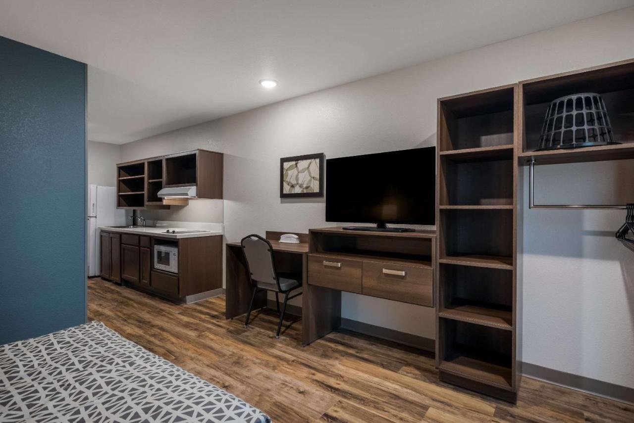 Woodspring Suites Milwaukee - Menomonee Falls Εξωτερικό φωτογραφία