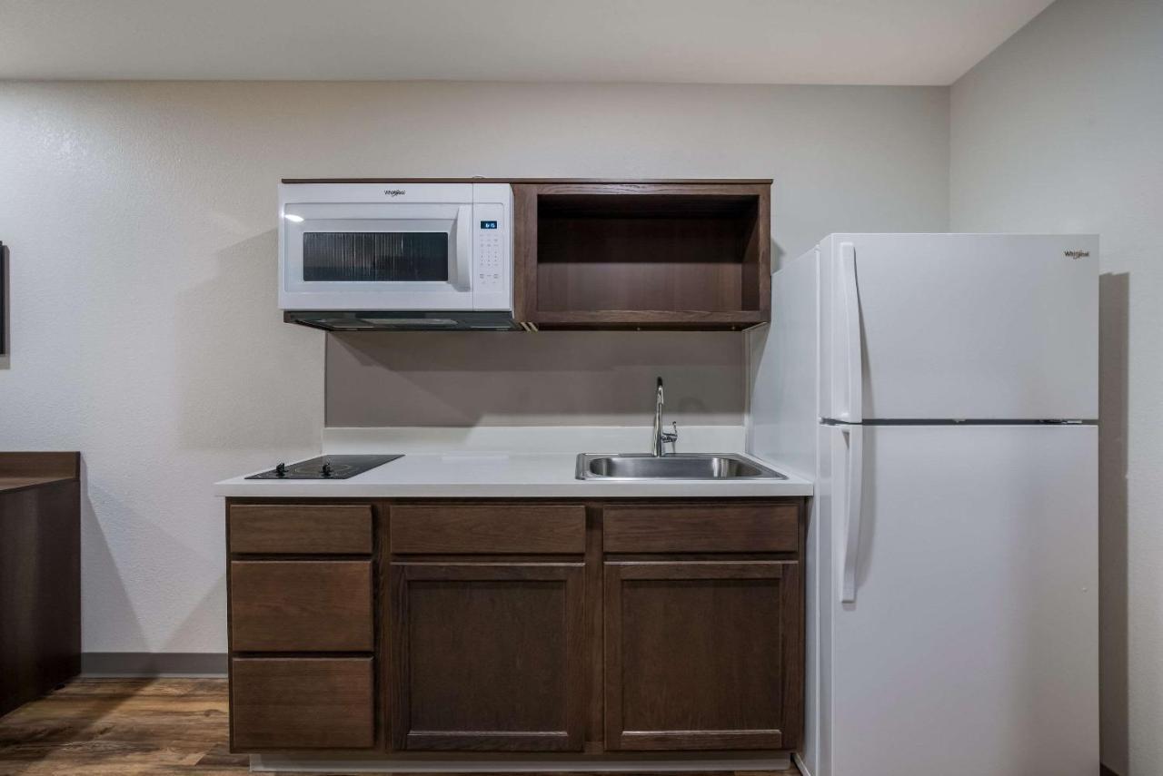 Woodspring Suites Milwaukee - Menomonee Falls Εξωτερικό φωτογραφία