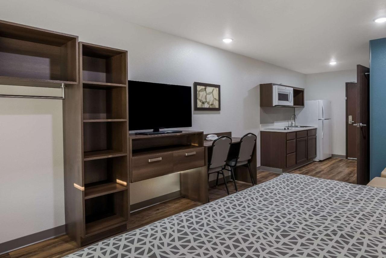 Woodspring Suites Milwaukee - Menomonee Falls Εξωτερικό φωτογραφία